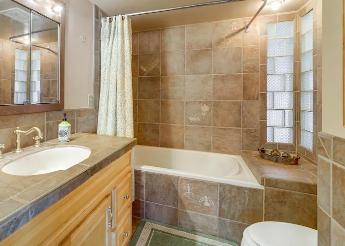 Great For Families! Woodsy Haven In *